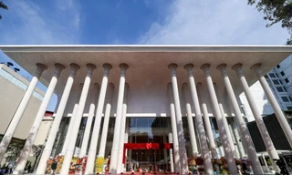 Nhà hát Hồ Gươm vừa được khánh thành. Ảnh: Như Ý