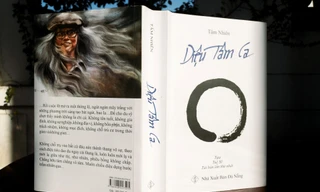 Trong tập thơ hơn 12.000 câu, có gì? 