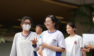 Thí sinh dự thi tốt nghiệp THPT năm 2025 tại Hà Nội. Ảnh: HOÀNG MẠNH THẮNG