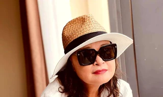 Hoàng Cúc âm thầm viết văn, làm thơ 