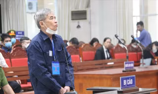 Bị cáo Phan Thanh Hữu tại phiên tòa. Ảnh: Mạnh Thắng
