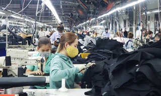 Doanh nghiệp dệt may Đà Nẵng hướng đến liên kết để tạo thành hệ sinh thái tận dụng các cơ hội từ các FTA. Ảnh: Giang Thanh