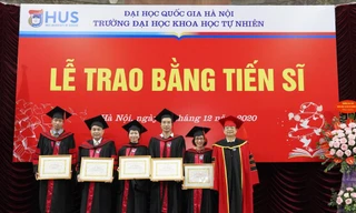 Một buổi lễ trao bằng tiến sĩ năm 2020 (ảnh chụp trước 27/4). ẢNH: DIỆP AN