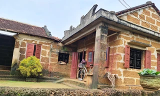 Ngôi nhà đá ong của ông Nguyễn Ngọc Thanh. Ảnh: Hà Thương 