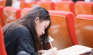 Sinh viên ngày nay cần làm chủ những phương tiện học tập mới để trở thành “chủ nhân” của cuộc cách mạng công nghệ số
