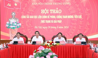 Hội thảo khoa học “Công tác giáo dục liêm chính để phòng, chống tham nhũng, tiêu cực, thực trạng và giải pháp” thuộc Đề án trình Bộ Chính trị ban hành Chỉ thị về tăng cường sự lãnh đạo của Đảng đối với công tác giáo dục liêm chính. Ảnh: PV