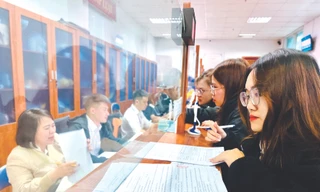 Thanh toán trực tuyến lĩnh vực đất đai ở Hà Nội: Người dân, doanh nghiệp cùng được lợi 