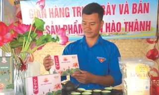 Để khôi phục, phát huy nét văn hóa của Thành Sen xưa và tạo nên những sản phẩm đặc trưng mới, thay đổi tập quán sản xuất của người dân, hướng đến phát triển du lịch, thành phố Hà Tĩnh triển khai dự án trồng sen quy mô lớn trên địa bàn