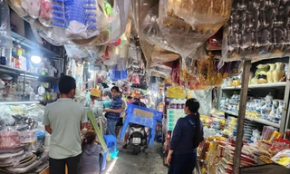 Bên trong chợ Láng Thượng