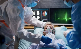 Chưa có thuốc đặc trị nào dành cho bệnh nhân COVID-19. Ảnh: AP