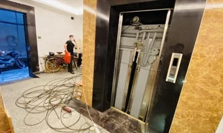 Hiện trường vụ rơi thang máy khiến 2 người tử vong tại Kim Mã, Ba Ðình, Hà Nội