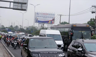 Quốc lộ 1 - cửa ngõ phía tây TPHCM chiều 5/2. Ảnh: H.H