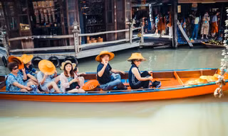 Lý do khách du lịch đổ xô tới Thái Lan