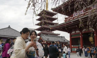 'Chuyến tham quan dối trá' gây sốt 