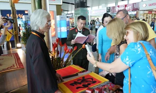 Khách quốc tế: Không đâu Tết như ở Việt Nam