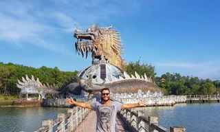 Du khách tiếc nuối kiệt tác tượng rồng nổi tiếng ở Huế sắp bị dỡ bỏ