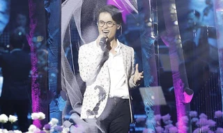 Hà Anh Tuấn lần đầu tiết lộ kỉ niệm hớ hênh quên kéo khóa quần trên sân khấu 