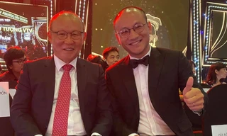 Nhà báo Phan Đăng 'gây sốt' với ngoại hình 'bản sao' của HLV Park Hang Seo 