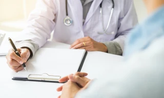 Bệnh lây truyền qua đường tình dục: Hậu quả để đời từ những phút ‘vui vẻ’ 