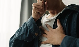 Bị ho kéo dài là dấu hiệu cảnh báo mắc bệnh lý nghiêm trọng?