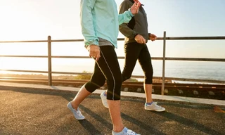 Bác sĩ chỉ rõ 6 lợi ích của việc đi bộ đầu năm mới