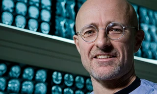 Bác sĩ Sergio Canavero, người nguyên bố có thể ghép đầu người năm 2017. Ảnh: oggi.it