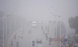 [ẢNH] Hà Nội chìm trong sương mù