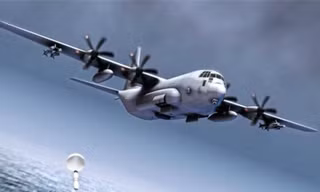 Soi “sát thủ săn ngầm” SC-130J Mỹ chào bán cho VN