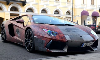 "Siêu bò" từng xuất hiện tại Saint Petersburg, Nga vào giữa năm 2014, nhưng biển số là của Estonia.