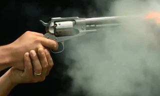 Khoảnh khắc đạn rời nòng, phá hủy mục tiêu