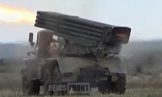  Pháo phản lực Grad khai hỏa.