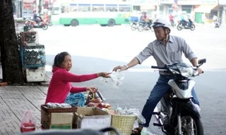 Vào khu 'chợ' giữa Sài Gòn khách hàng toàn đàn ông