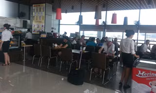 Hiện các doanh nghiệp tư nhân khai thác gần 50% dịch vụ phi hàng không tại sân bay. Ảnh minh họa.
