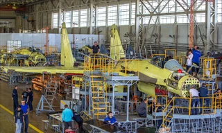 Bên trong nhà máy sản xuất siêu tiêm kích Su-35 Nga