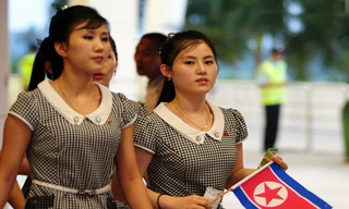Nhìn gần những bóng hồng Triều Tiên xinh đẹp tại Mỹ Đình