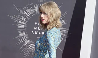 Hé lộ lí do Taylor Swift mua bảo hiểm chân 40 triệu USD