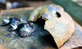 Tận mục nét tài hoa của thợ kim hoàn cố đô Huế