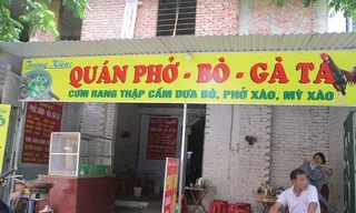 Quán phở của gia đình anh Hùng tại Trung Văn (Từ Liêm).
