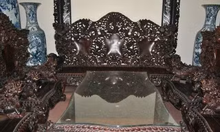 Bộ bàn ghế gỗ sưa trăm tỷ đắt nhất Việt Nam