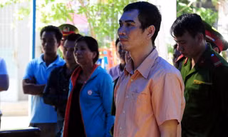 Tài trước vành móng ngựa. Ảnh: Hoàng Trường.
