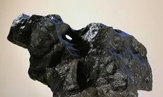 Người đàn bà bị dọa mổ bụng vì khoe có đồng đen tiền tỷ