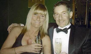 Máy bay hết xăng đâm xuống đất, 2 người chết