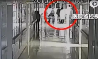 [Clip] Bác sĩ, bệnh nhân đánh nhau, 2 người chết thảm