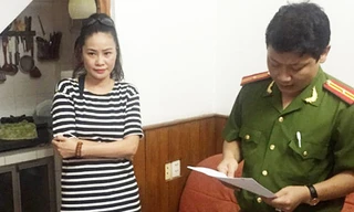 Cơ quan Công an đọc lệnh bắt giữ đối tượng Trần Thị Hương Giang.