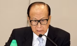 Li Ka-shing đang dần rút việc kinh doanh khỏi Trung Quốc để chuyển sang châu Âu. Ảnh: SCMP.