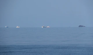 Các tàu tìm kiếm máy bay Su-22 gặp nạn đang được triển khai gần khu vực Hòn Trứng.