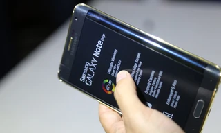 Cận cảnh Galaxy Note Edge mạ vàng tại Việt Nam