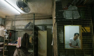 Cuộc sống trong lồng sắt của người nghèo ở Hong Kong