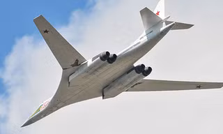 Máy bay ném bom chiến lược Tu-160.