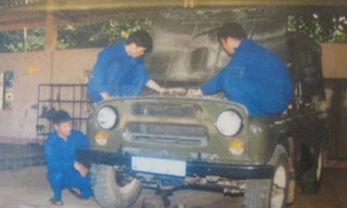 Chuẩn bị phương tiện truy bắt băng cướp. 